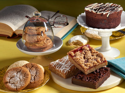 <p>Bakery Combo Gift (Cakes, Cookies &amp; Brownies)</p>
<p><strong>Contains:</strong></p>
<ul>
<li>Dark Chocolate Cake (1 Pound)</li>
<li>Assorted Cookies Set (6 Pc)</li>
<li>Assorted Brownies (4 Pc)</li>
</ul>